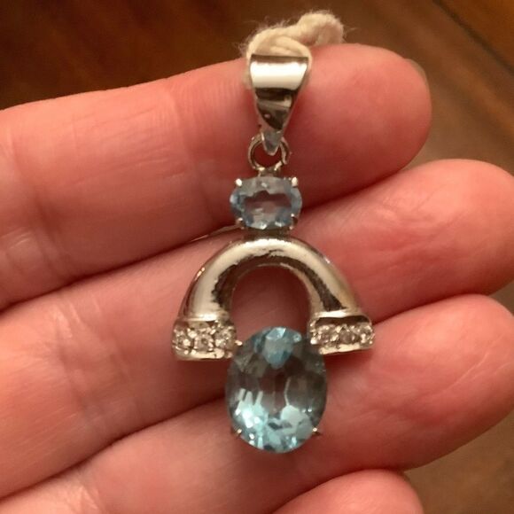 NWOT sterling SILVER 925 BLUE TOPAZ WHITE ZIRCON PENDANT - Picture 4 of 10